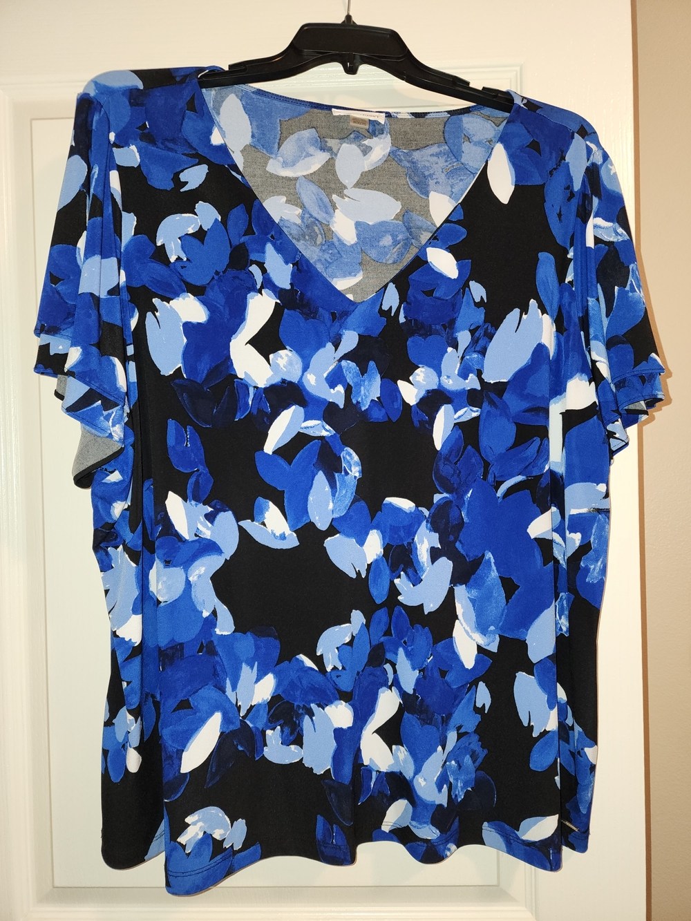 Calvin Klein Blue & Black V-Neck Short Sleeve Floral Tee